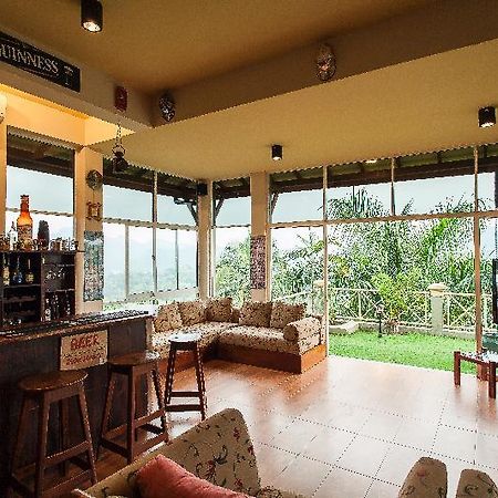 Albatross Boutique Villa Канди Екстериор снимка