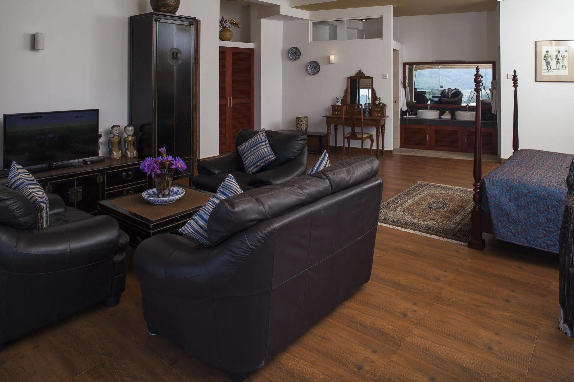 Albatross Boutique Villa Канди Екстериор снимка